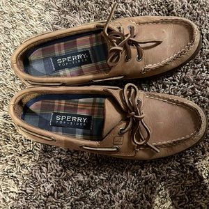 Sperry topsiders